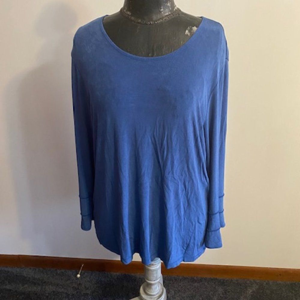 Draper & Damon blue top with bell sleeves, size XL